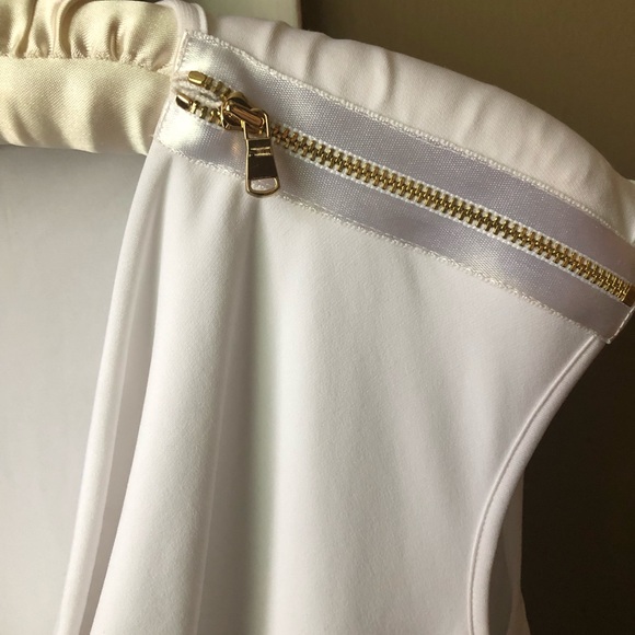 Tops - Picture 2 of 7